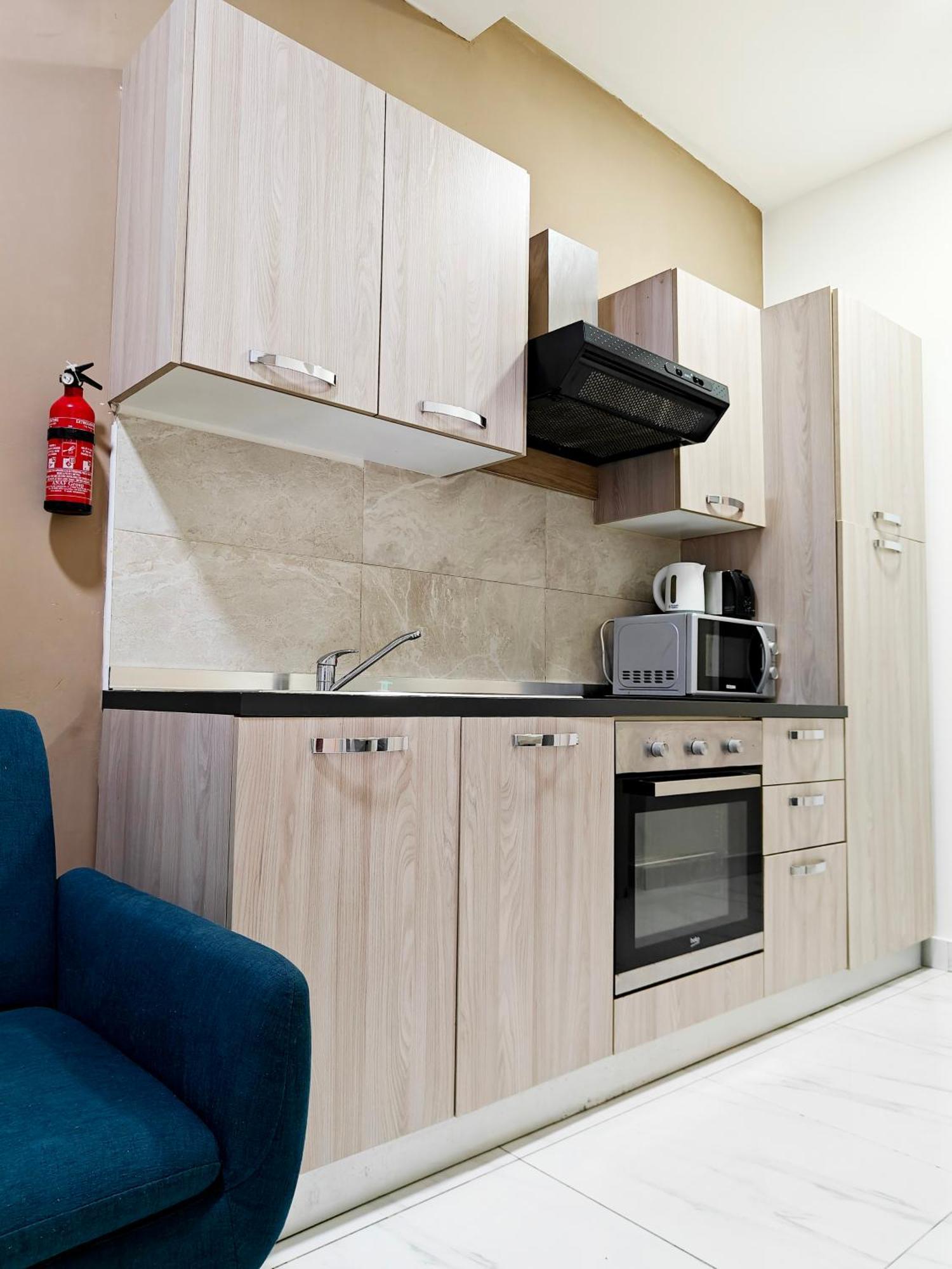 Happiness Apartment